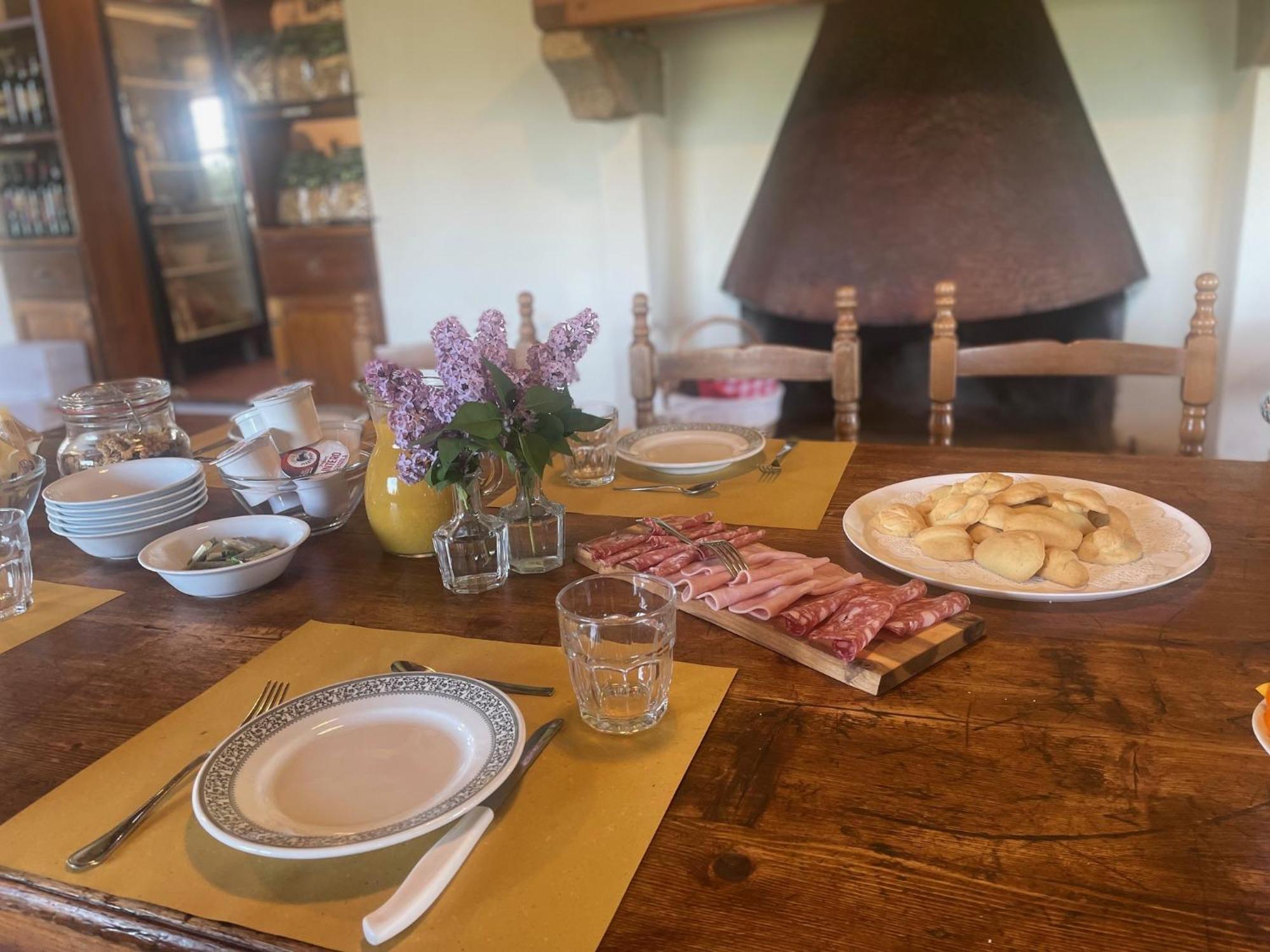 Agriturismo Le Sorbelle D'Orcia Con Piscina Пиенца Екстериор снимка
