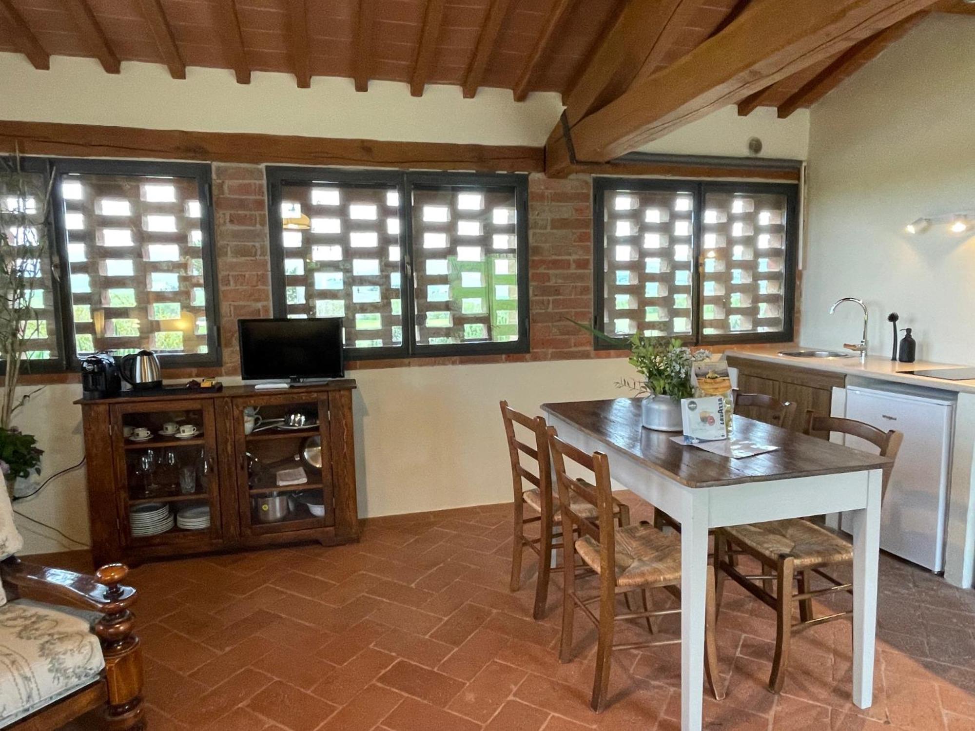 Agriturismo Le Sorbelle D'Orcia Con Piscina Пиенца Екстериор снимка