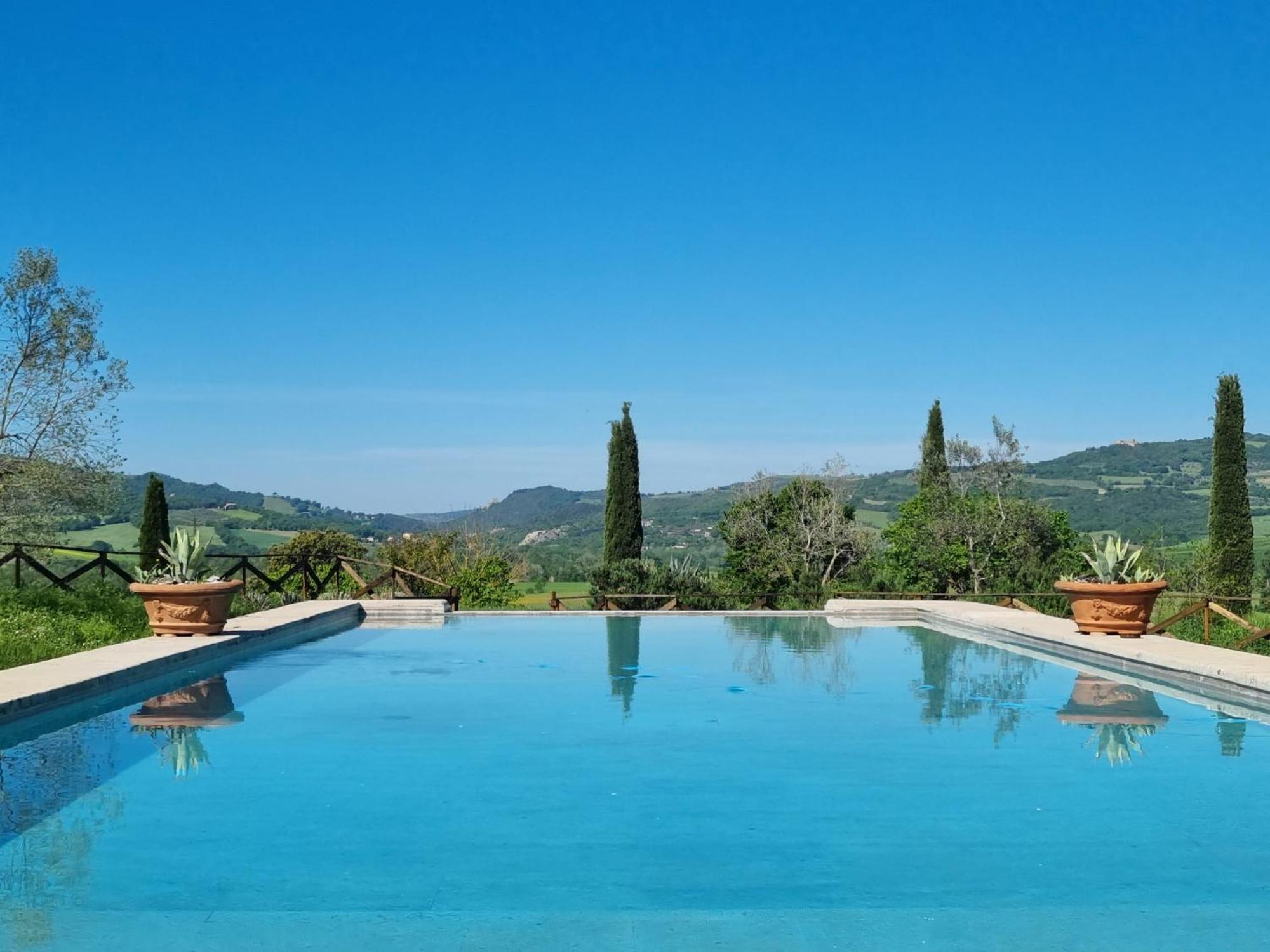 Agriturismo Le Sorbelle D'Orcia Con Piscina Пиенца Екстериор снимка